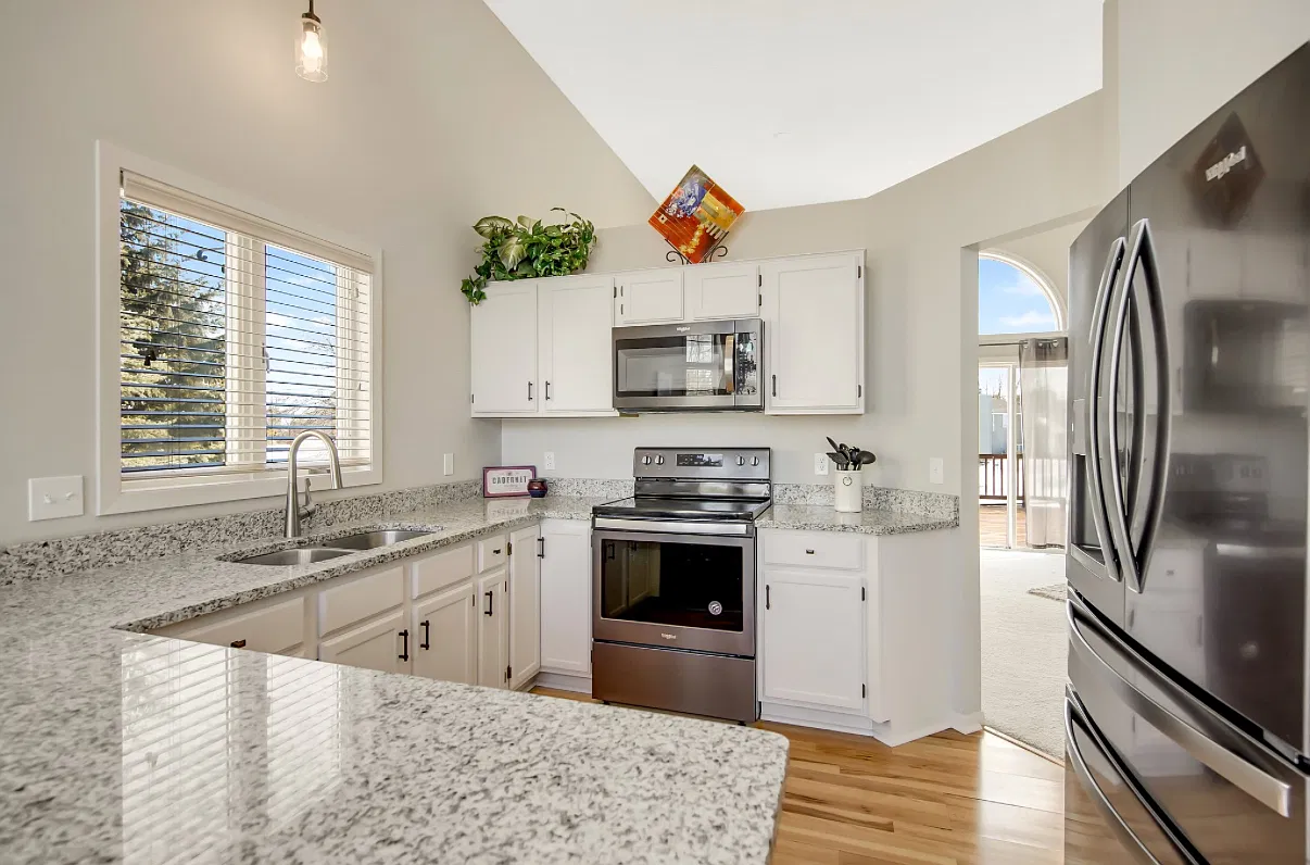 Spacious 4BR / 3BA Home 2,055 Finished Sq Ft, Big Yard, Great Location! — Photo 4