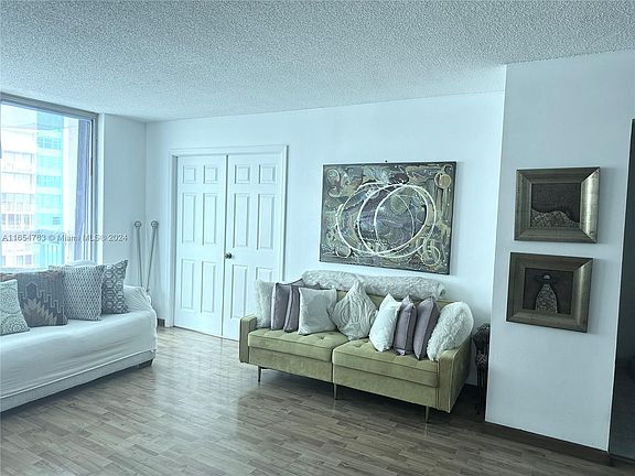 2nd image of 18041 Biscayne Blvd APT 1502