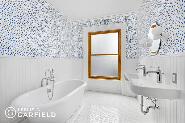 Rented by Leslie J. Garfield | media 10