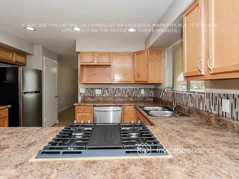 2211 N 54th Ln — Photo 5