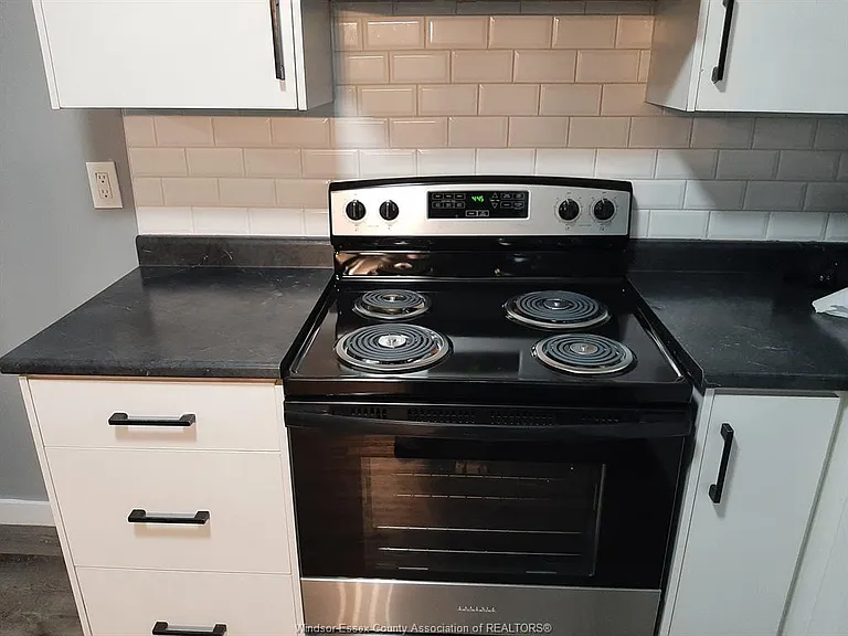 1415 Bruce Ave — Photo 4
