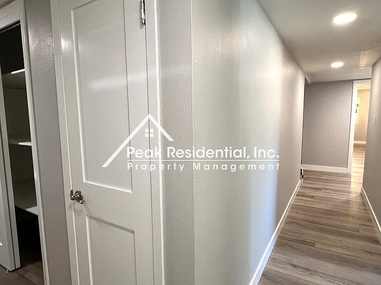 4552 Briarwood Dr — Photo 15