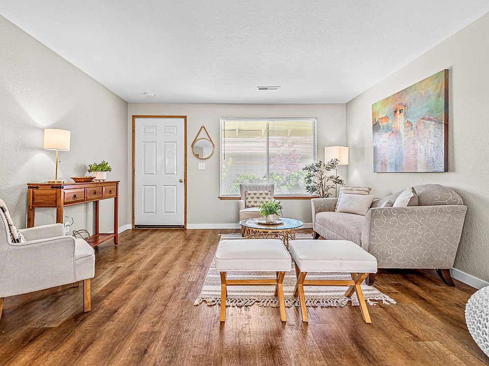 300 Shafer Ln APT E3, Jacksonville, OR 97530 Zillow