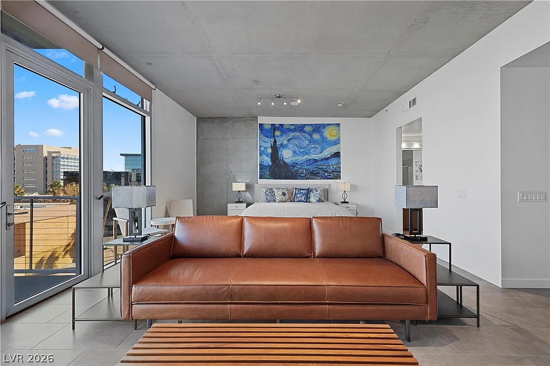 Studio, 1.0 bath, 884 sqft, $1,995 — Photo 1