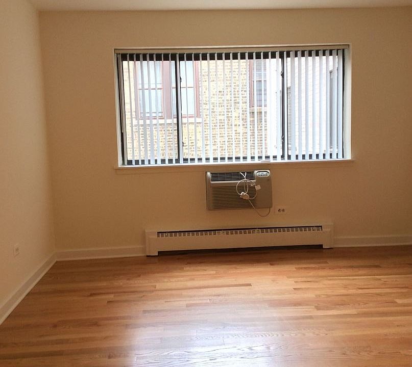 1st image of 5423 N Winthrop Ave APT 404
