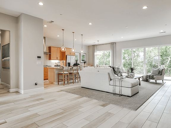 Picture is of the model home. Actual home is under construction. Finishes and fixtures may vary.