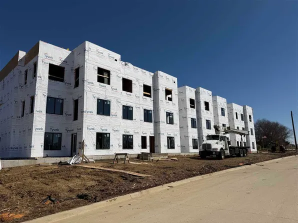 4428 Deer Creek Rd #310, Iowa City, IA 52246