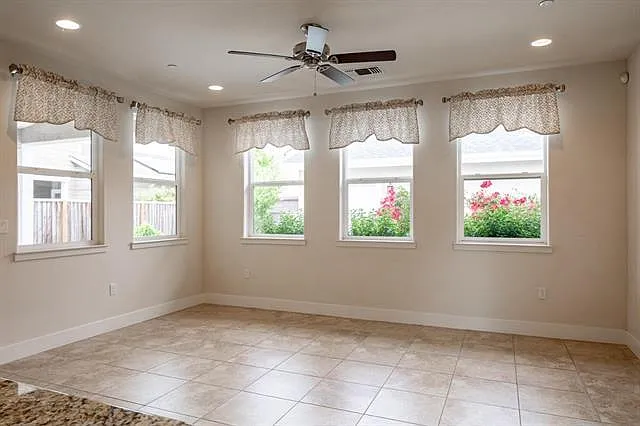 13525 Warren Ave — Photo 10