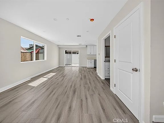 5th image of 14835 Nordhoff St
