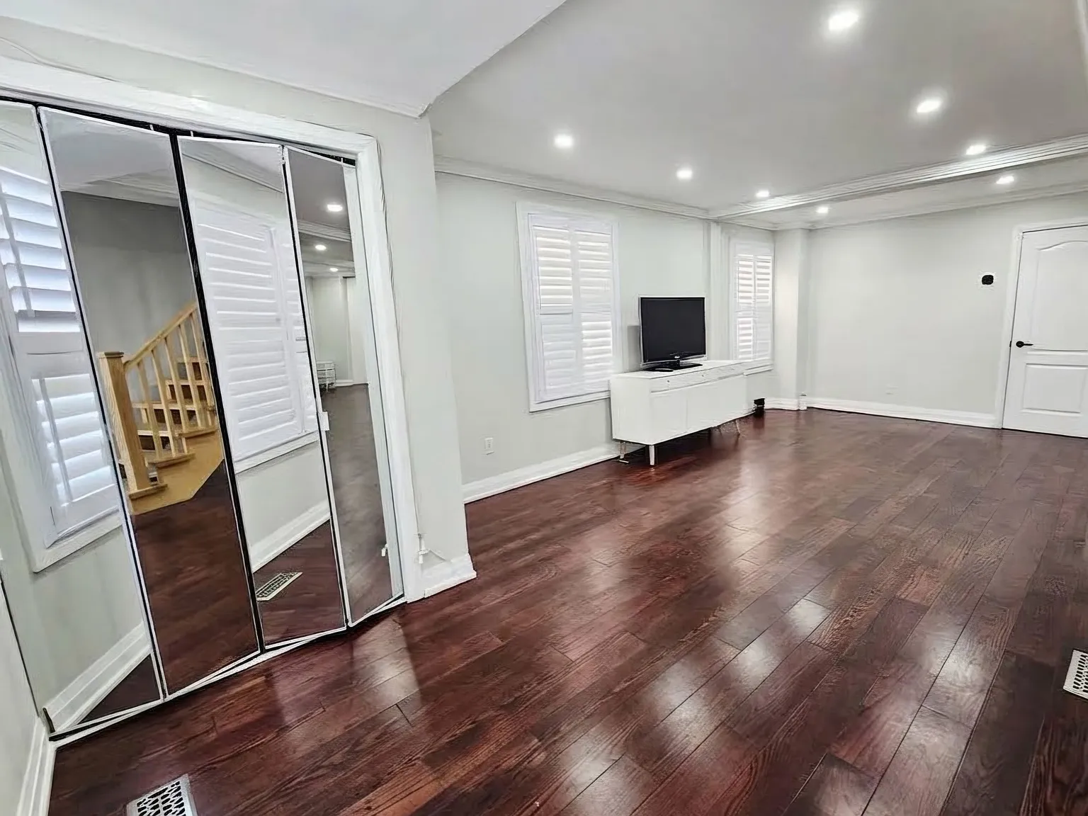 4 bed, $2,500 — Photo 3