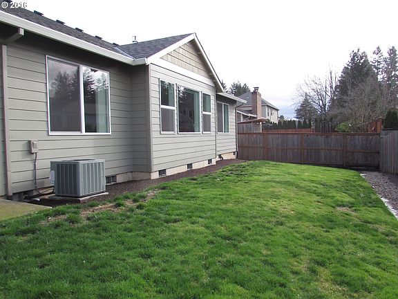 4th image of 3613 SE Conrad Ct