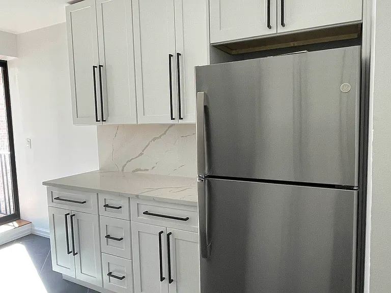 370 W 30th St #2B — Photo 9