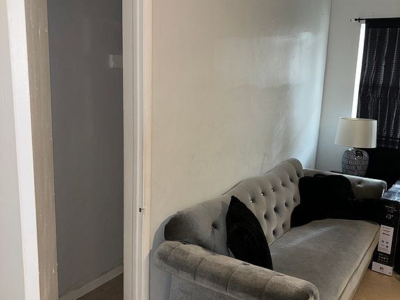 3rd image of 432 NE 173rd St #430