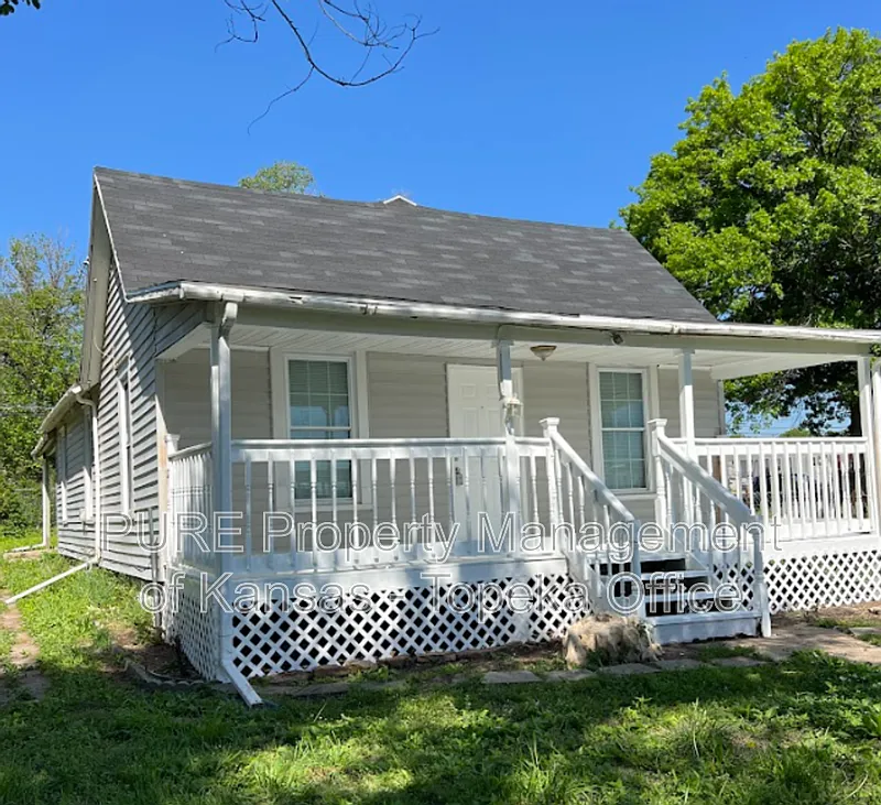 3 bed, 1.0 bath, 1174 sqft, $1,150 — Photo 3