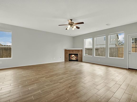 5th image of 18431 Knob Hill Lake Ln