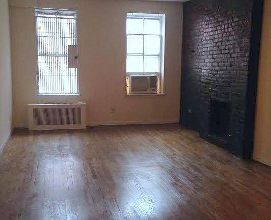 4th image of 116 E 11th St APT 1B