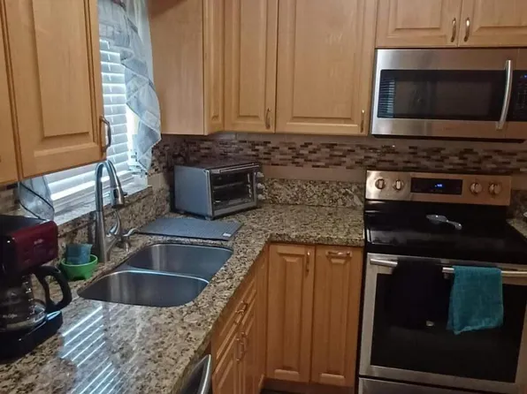 2998 E Sunrise Lakes Dr E, Fort Lauderdale, FL