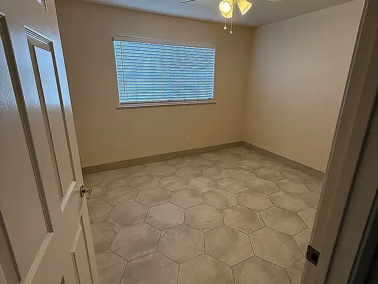 1542 E Alluvial Ave #128 — Photo 15