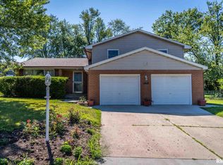 6412 N Brookwood Ln, Peoria, IL 61614