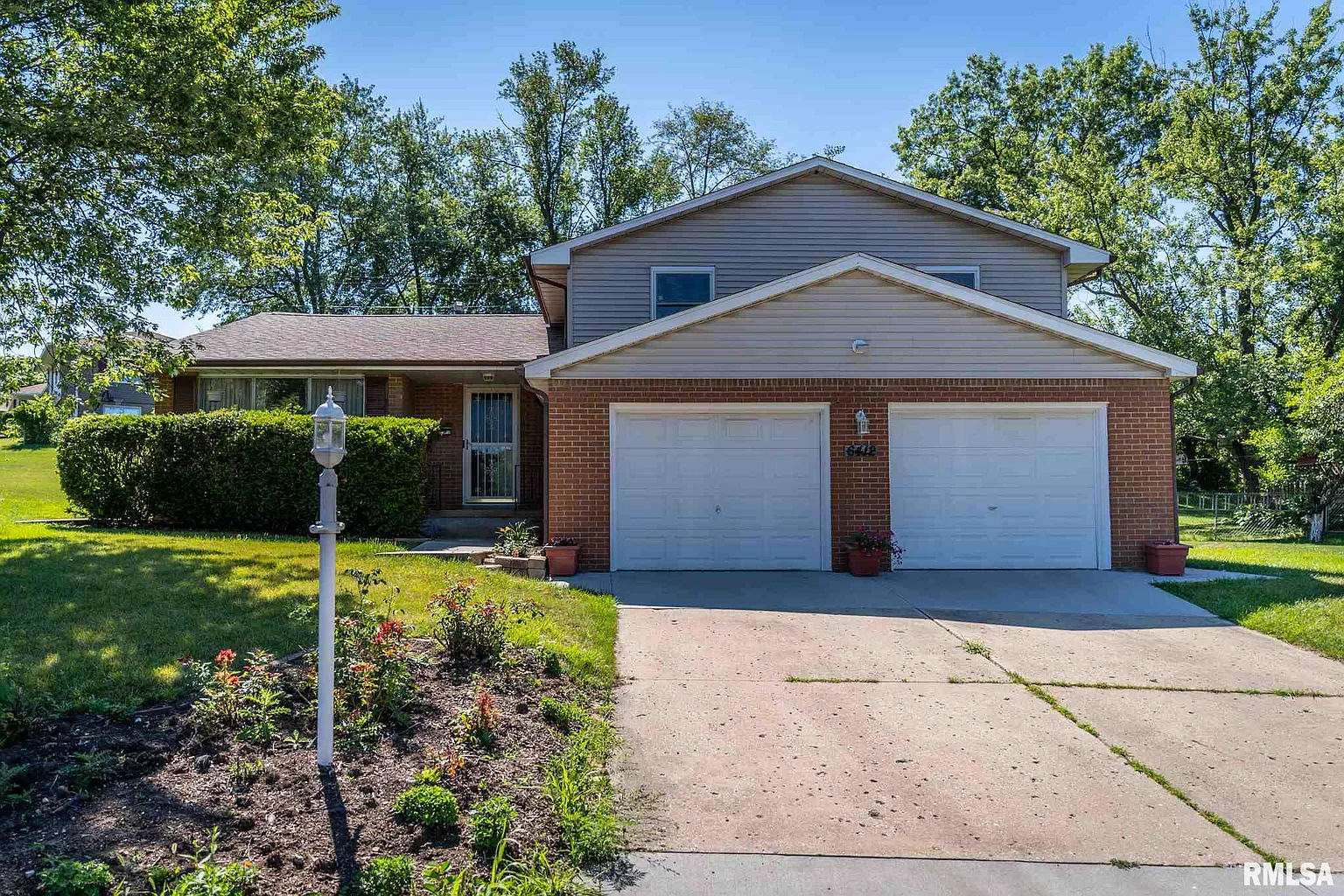 6412 N Brookwood Ln photo 1
