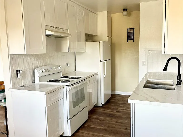 3424 Pueblo Ave #8 — Photo 2