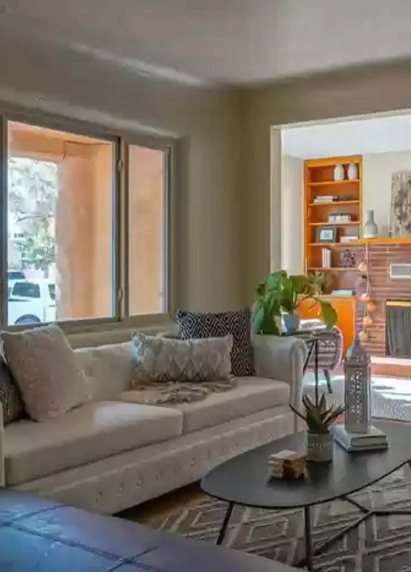 1249 Lobo Pl NE — Photo 3