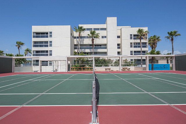 1st image of 4501 Laguna Dr #106