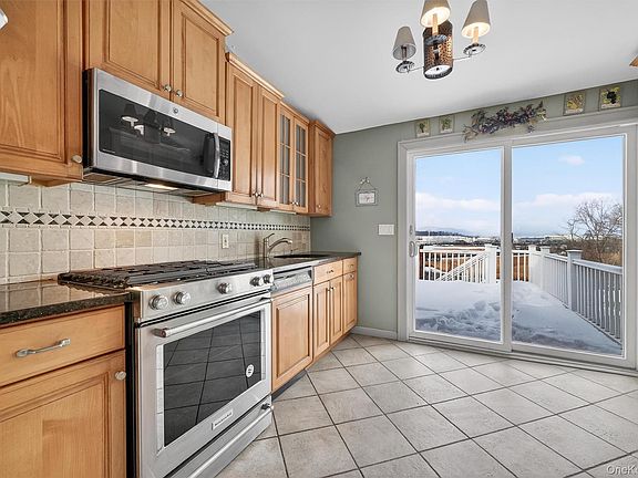 2nd image of 45 Old Albany Post Road