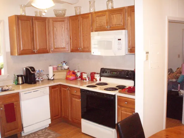 702 Lindley St, Bridgeport, CT 06606