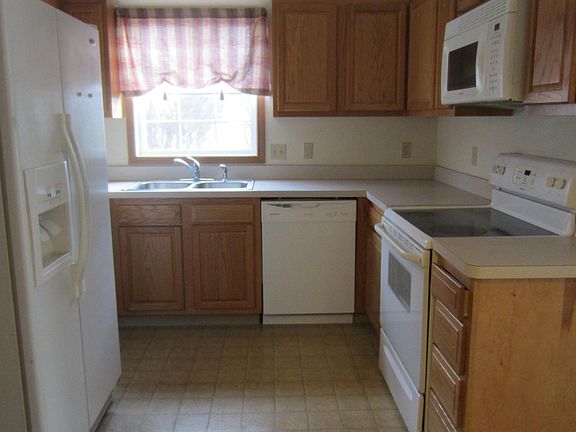 3rd image of 167 W Center St