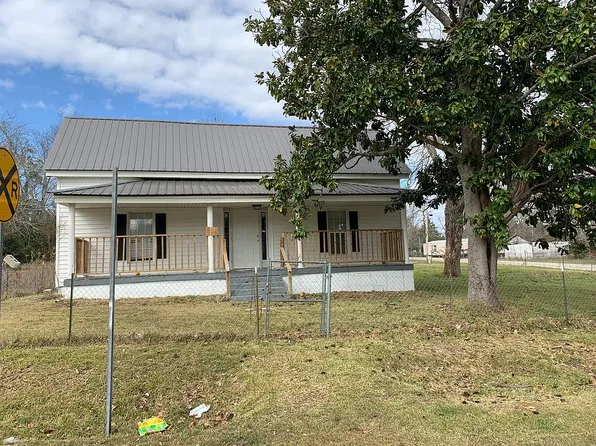 306 4th St, Tarrytown, GA 30470