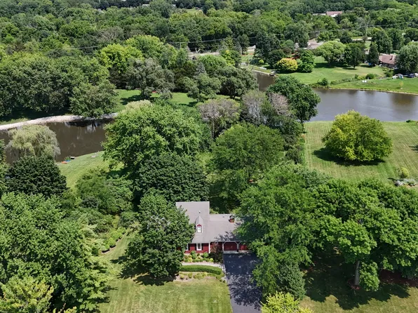 33925 N Fischer Dr, Ingleside, IL 60041