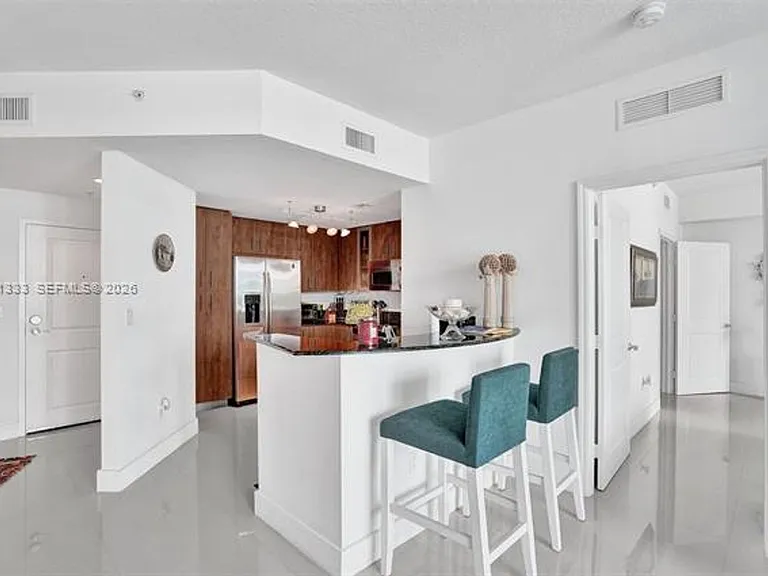 7900 Harbor Island Dr #704 — Photo 15