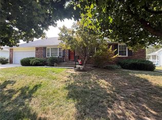 510 Country Club Rd, Lexington, MO 64067