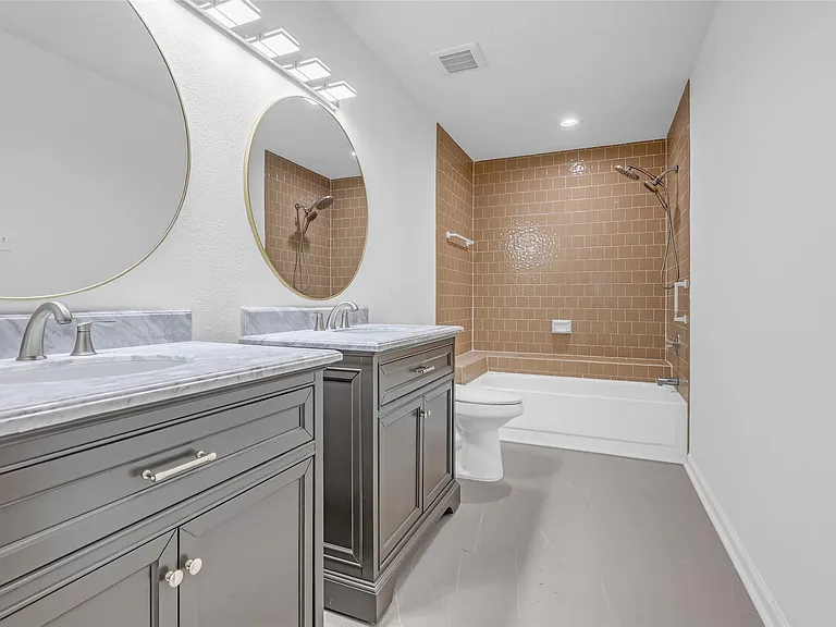 7 Camberwell Ct — Photo 3