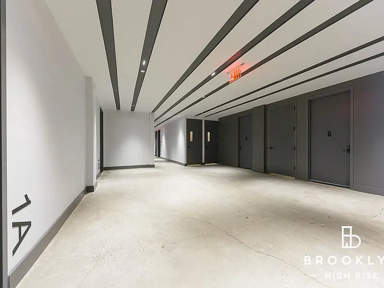 1461 Gates Ave #1F — Photo 10