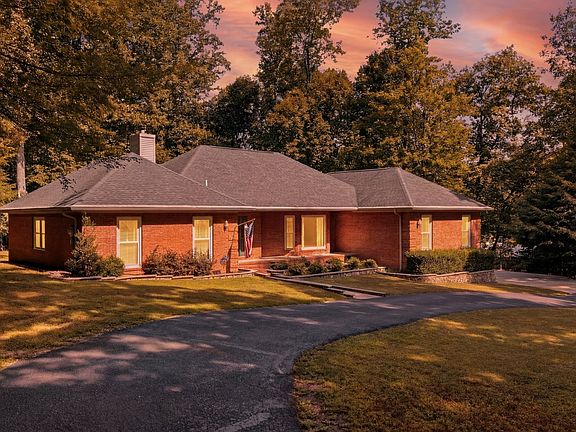 2nd image of 419 Laurel Crown Rd