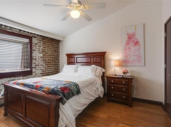 5th image of 923 Constance St APT 108