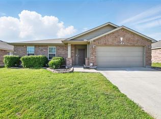 1418 Feather Crest Dr, Krum, TX 76249