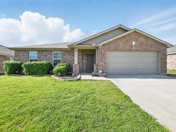 1418 Feather Crest Dr, Krum, TX 76249