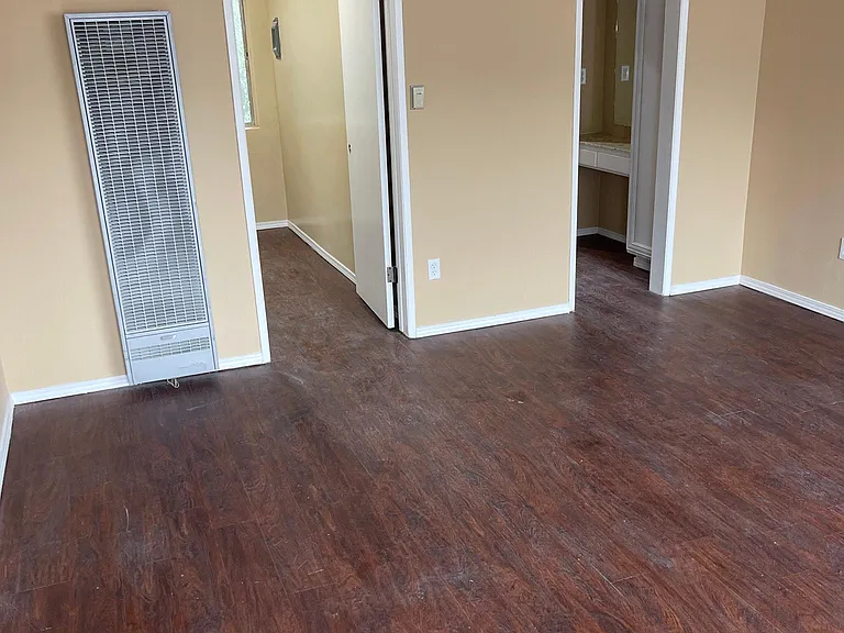 1941 Wilcox Ave #12 — Photo 4