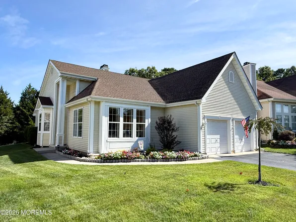 29 Valley Stream Place, Barnegat, NJ 08005