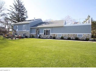 5 Coveland Dr, Avon Lake, OH 44012