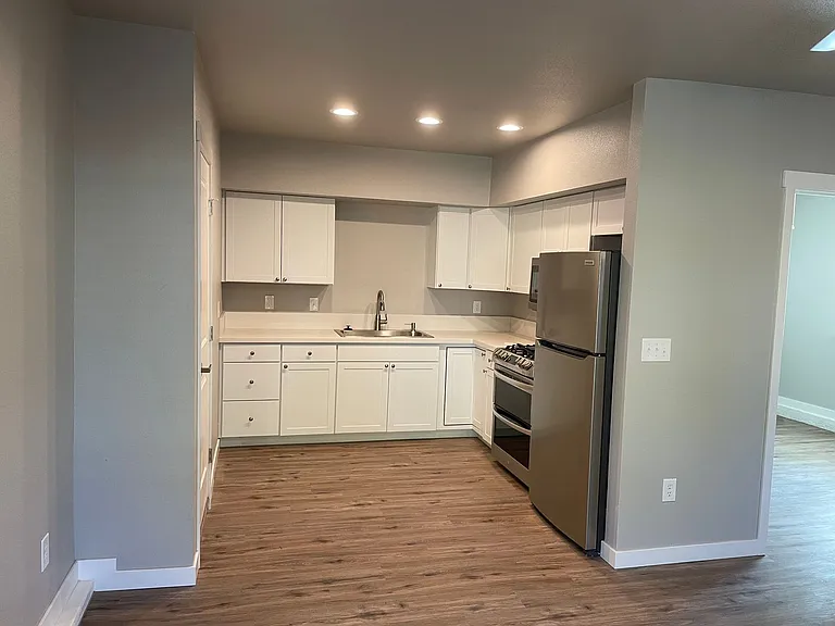 15 Forrest Ave — Photo 2