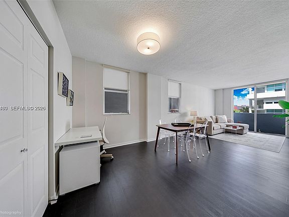 2nd image of 115 SW 11th St APT 505