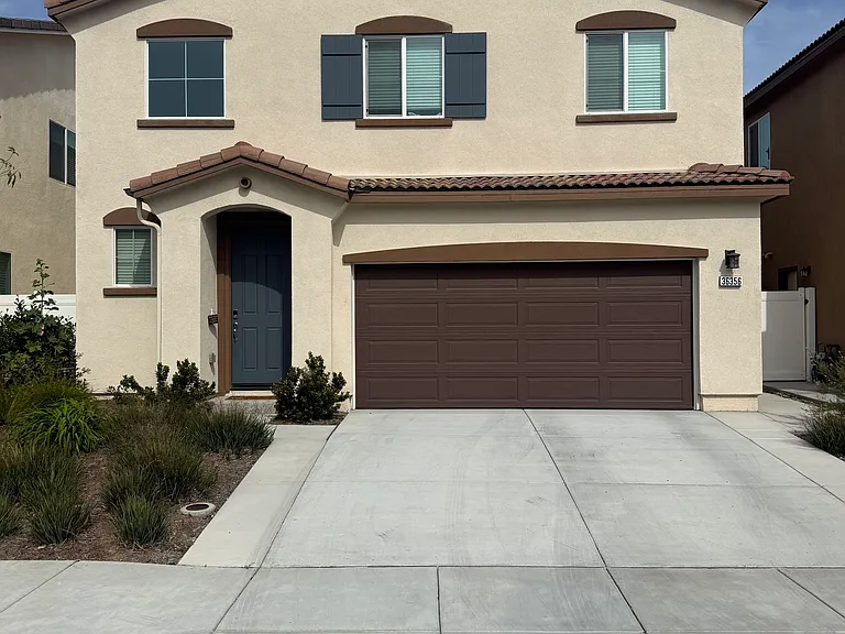 36356 Albus Ave — Photo 1