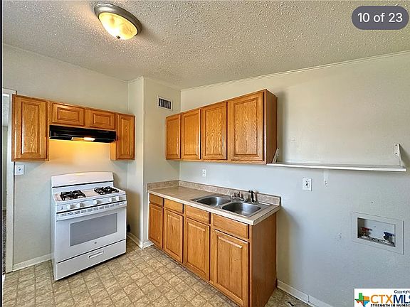 4th image of 2721 Lewis St