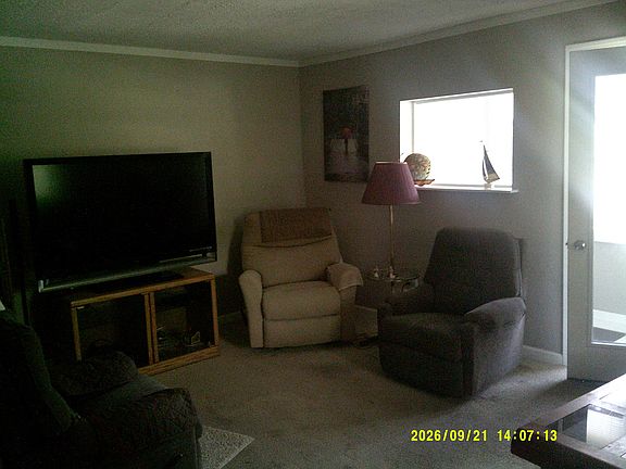3rd image of 812 Maple St
