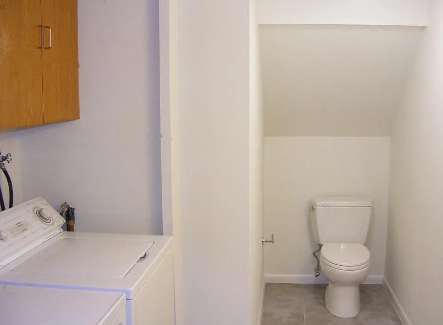 Utility room w/half bath