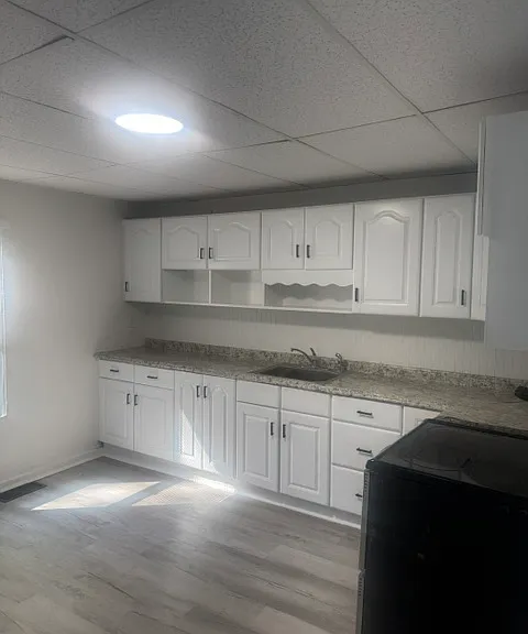 305 N Franklin St — Photo 18